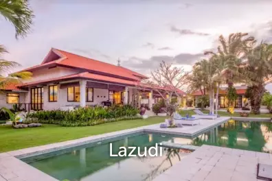 Remarkable Freehold villa with ocean views in Pecatu