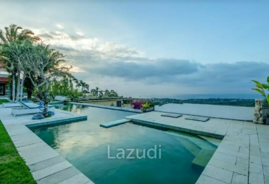 Remarkable Freehold villa with ocean views in Pecatu