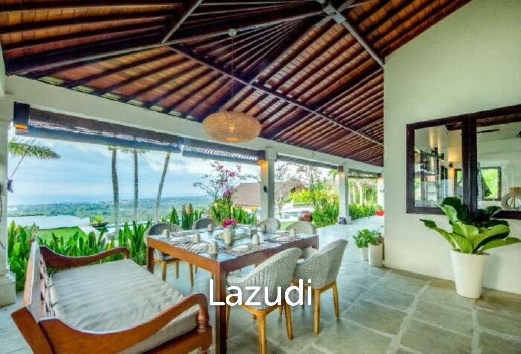 Remarkable Freehold villa with ocean views in Pecatu
