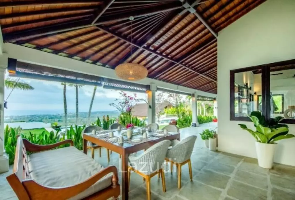 Remarkable Freehold villa with ocean views in Pecatu