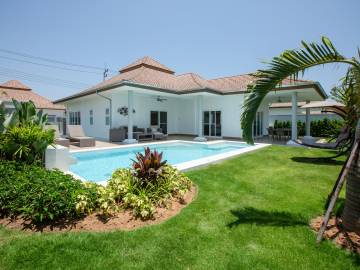 Brand New Luxury 3 Bedroom Pool Villa
