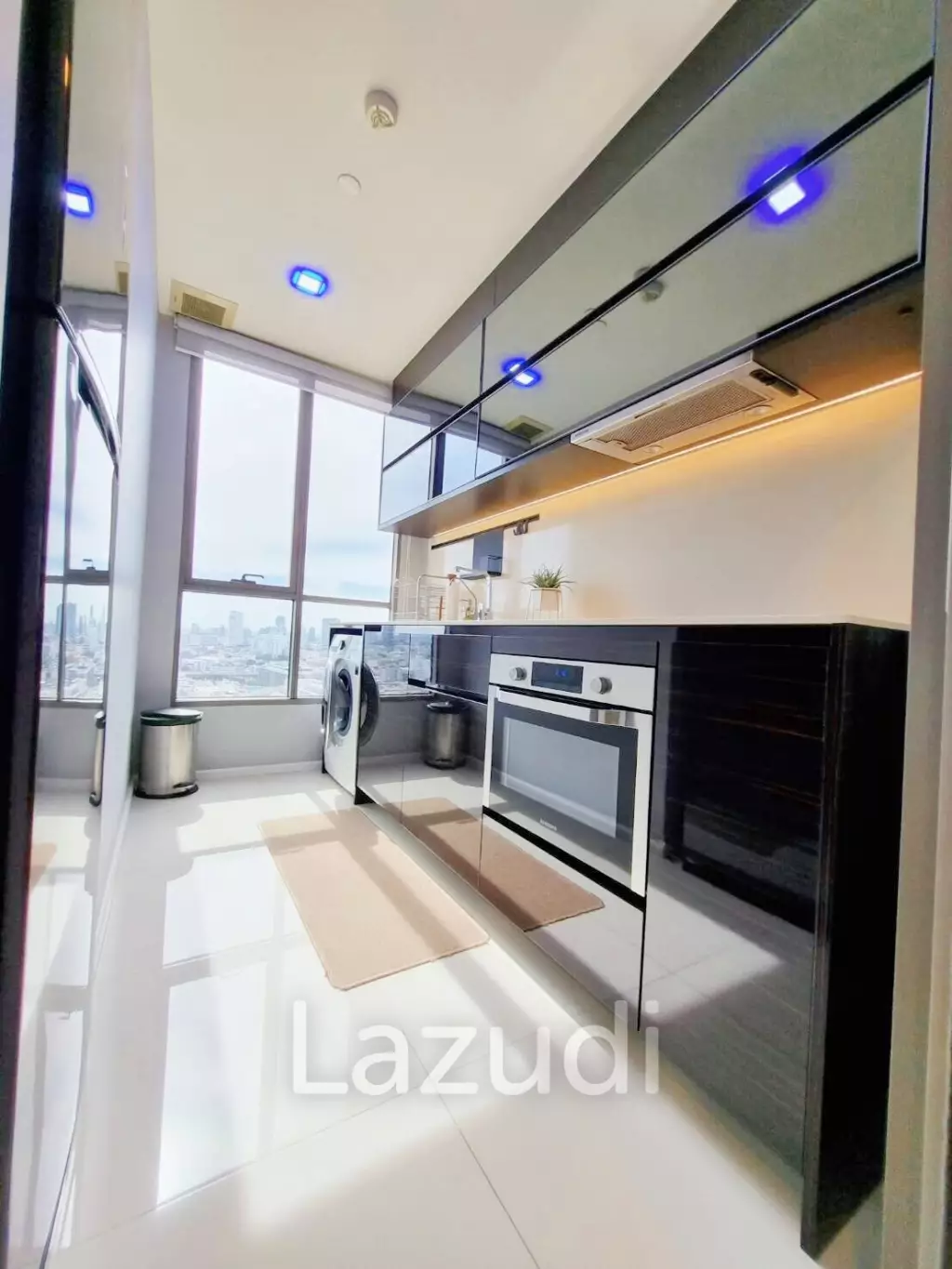 2 Bed 2 bath 64 SQ.M The Room Sathorn - St.Louis