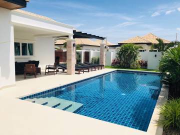 Almost New 3 Bedroom Private Pool Villa