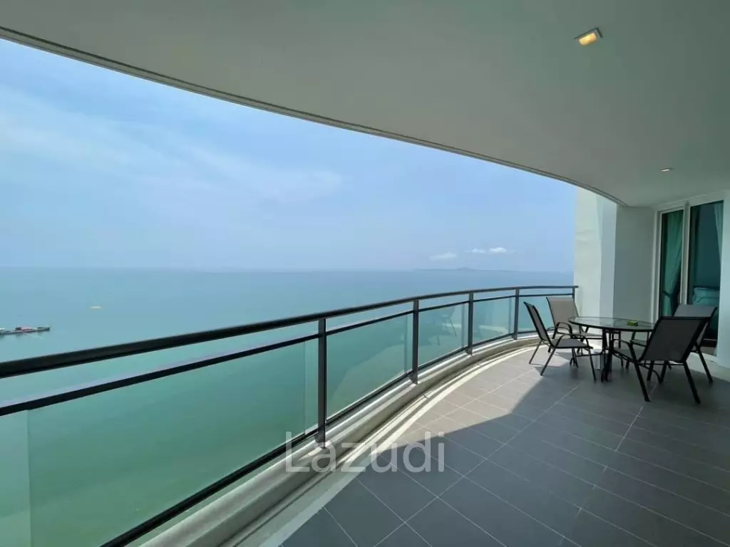 3 Bedrooms Beachfront Condo For rent
