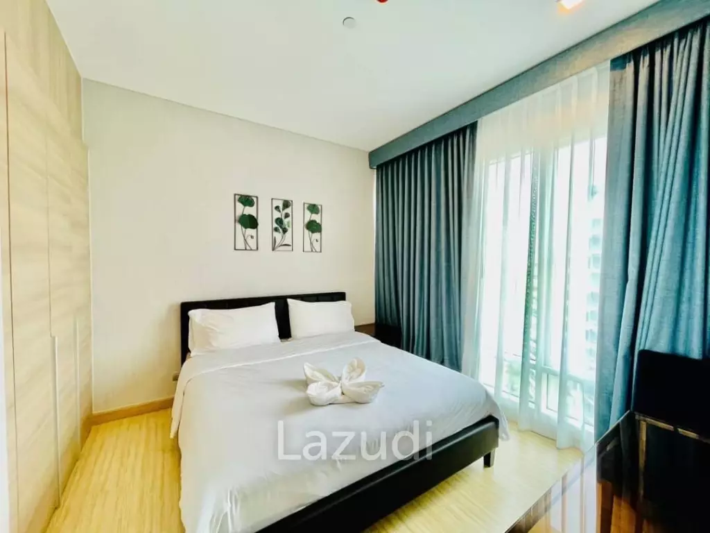 3 Bedrooms Beachfront Condo For rent