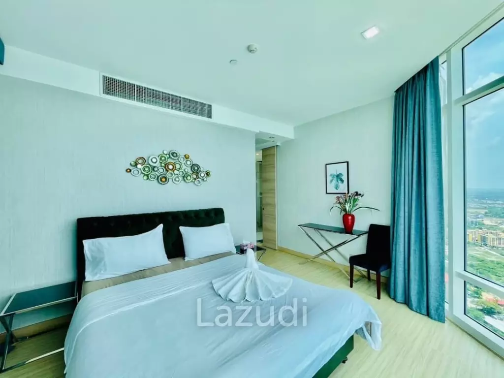 3 Bedrooms Beachfront Condo For rent