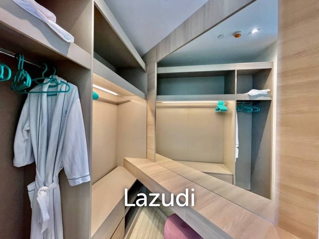3 Bedrooms Beachfront Condo For rent