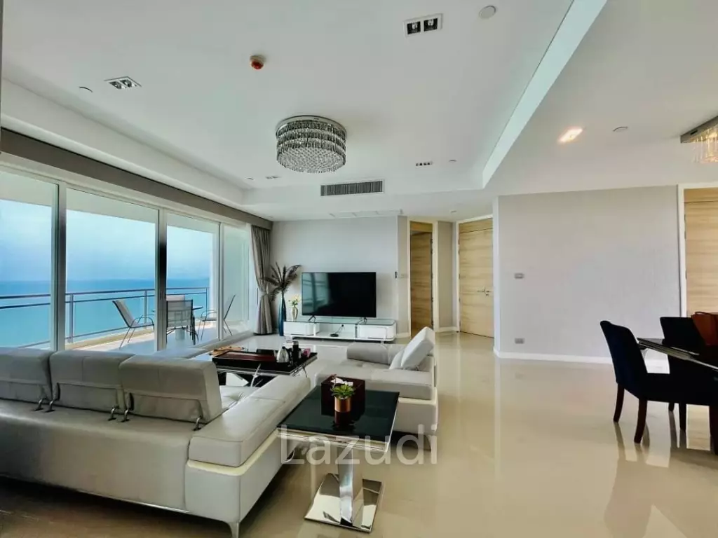 3 Bedrooms Beachfront Condo For rent