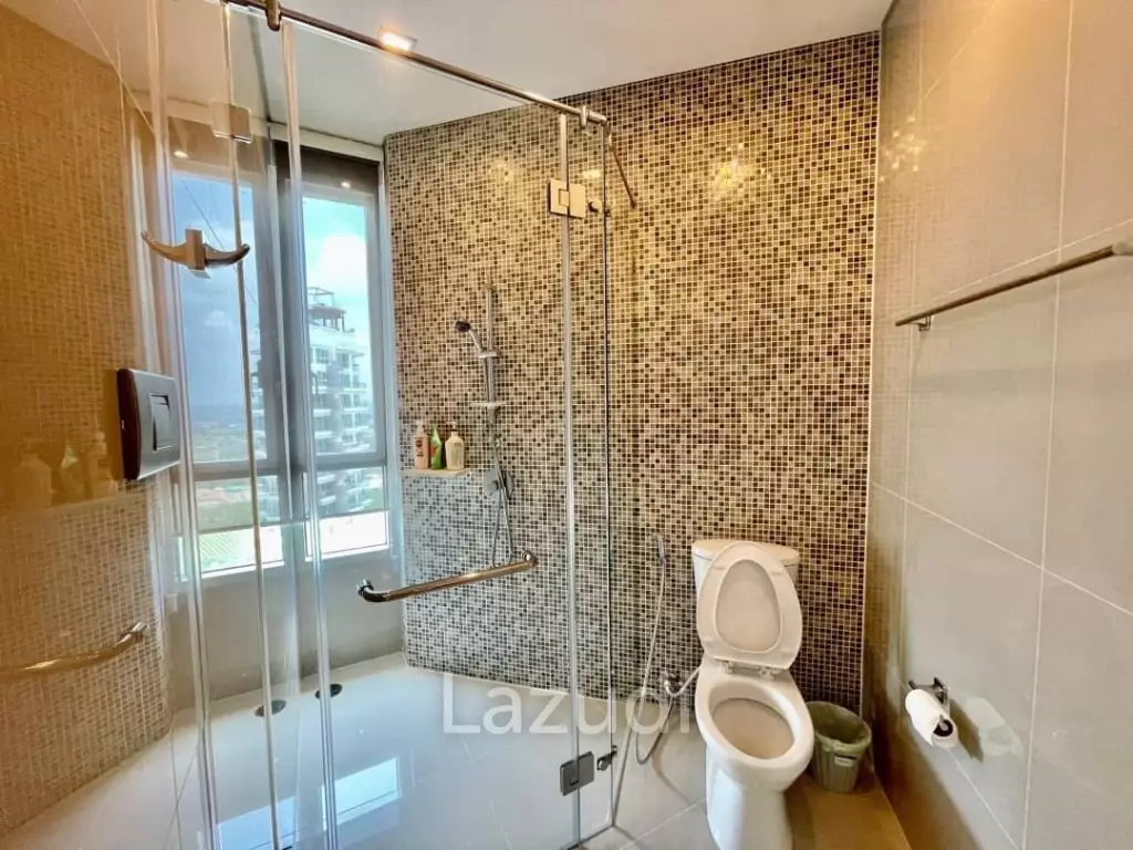 3 Bedrooms Beachfront Condo For rent