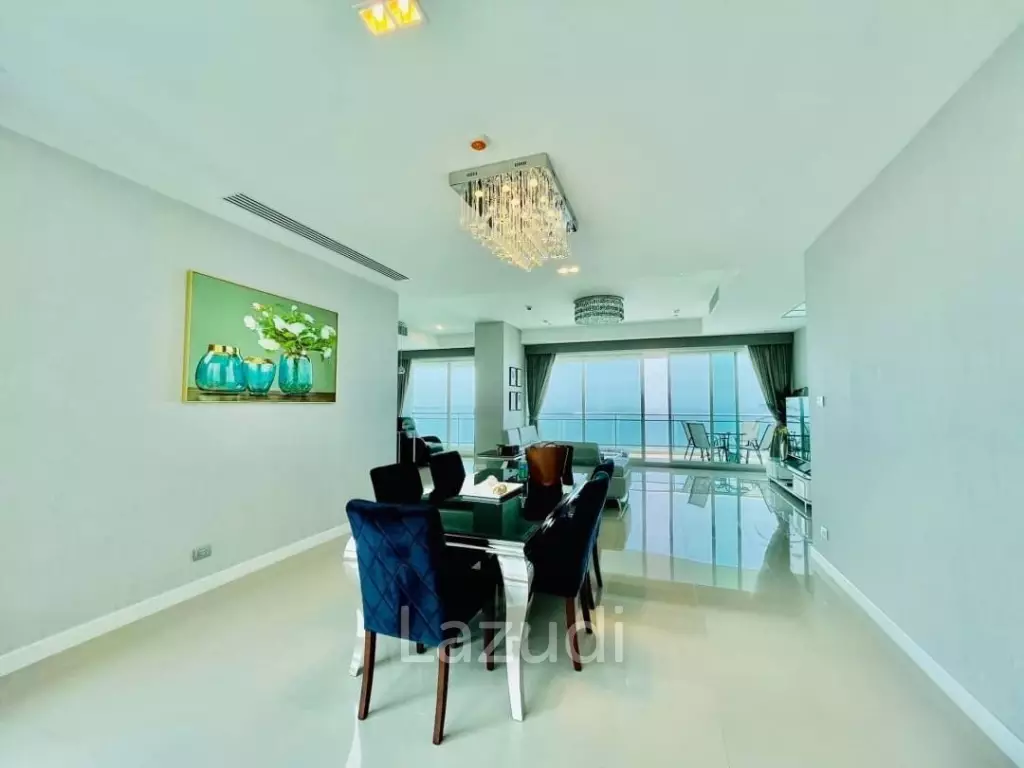 3 Bedrooms Beachfront Condo For rent