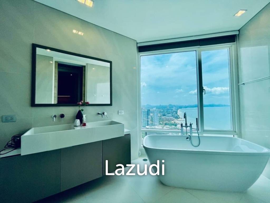 3 Bedrooms Beachfront Condo For rent