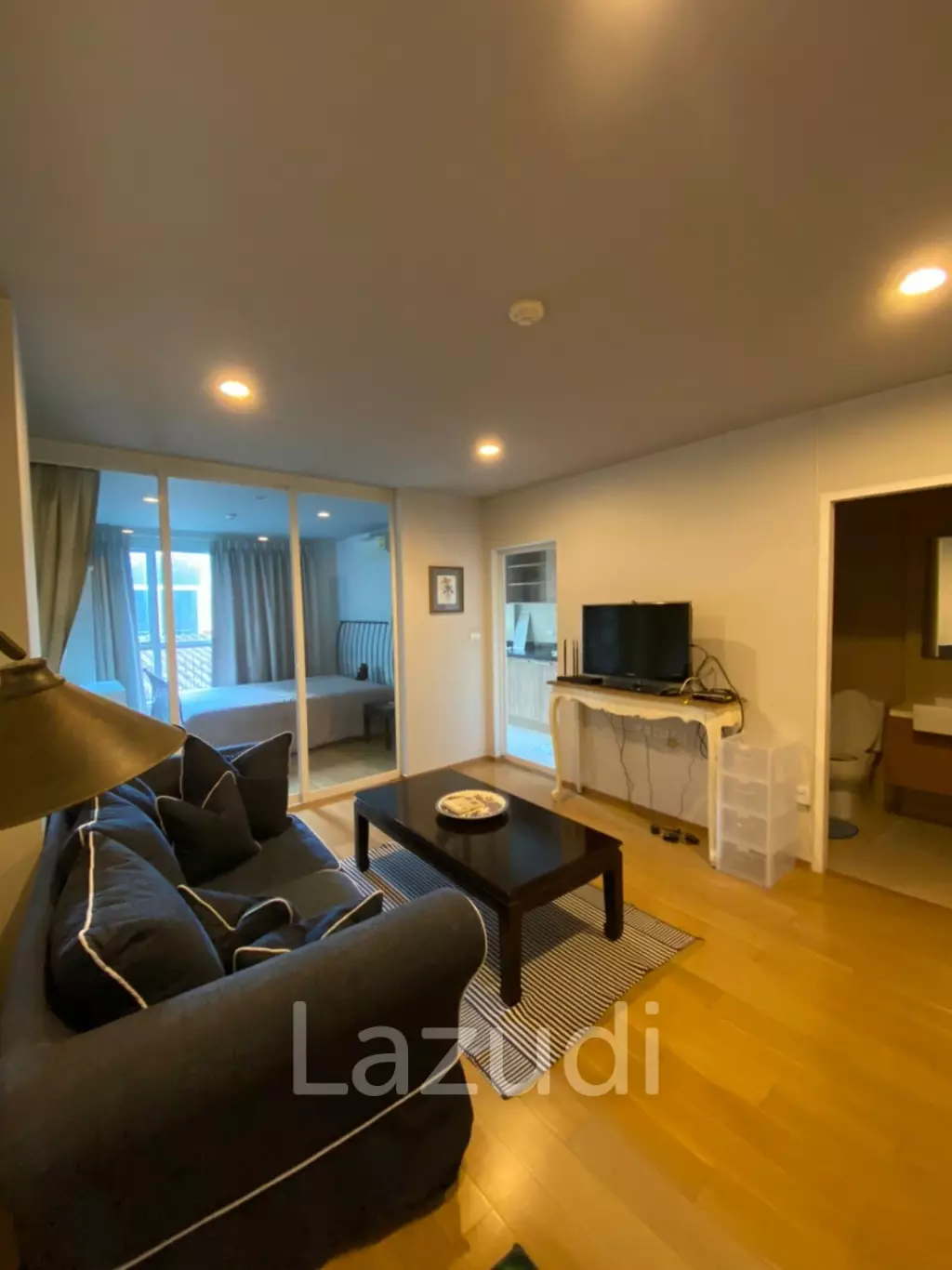 1 Bed 1 Bath 40 Sqm Condo For Sale With Tenant