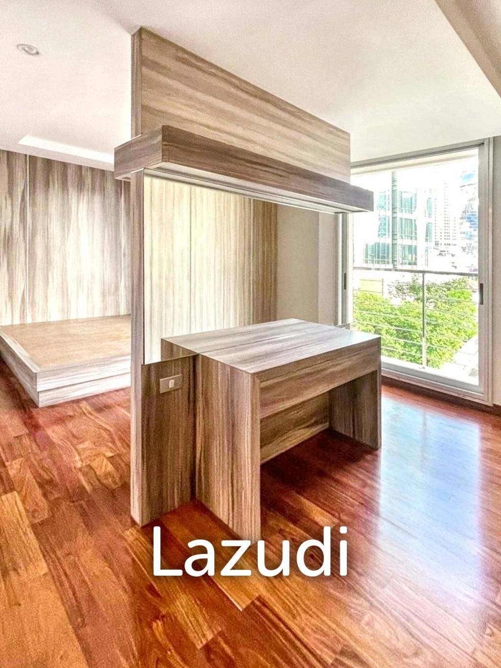 3 Bed 3 Bath 215 Sqm Service apartment for Rent
