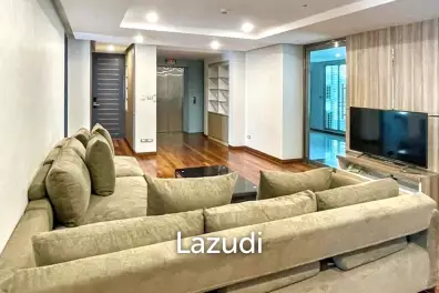 3 Bed 3 Bath 215 Sqm Service apartment for Rent