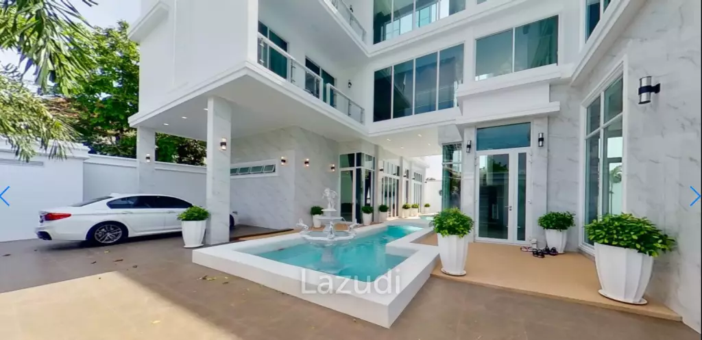 New Grand Pool Villa Pattaya near Walking Street