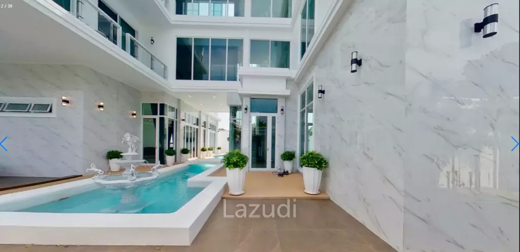 New Grand Pool Villa Pattaya near Walking Street