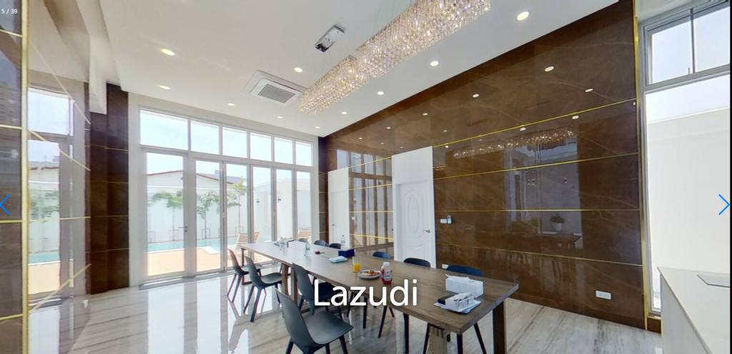 New Grand Pool Villa Pattaya near Walking Street
