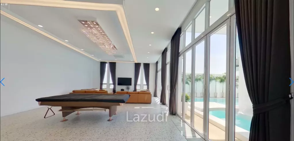 New Grand Pool Villa Pattaya near Walking Street