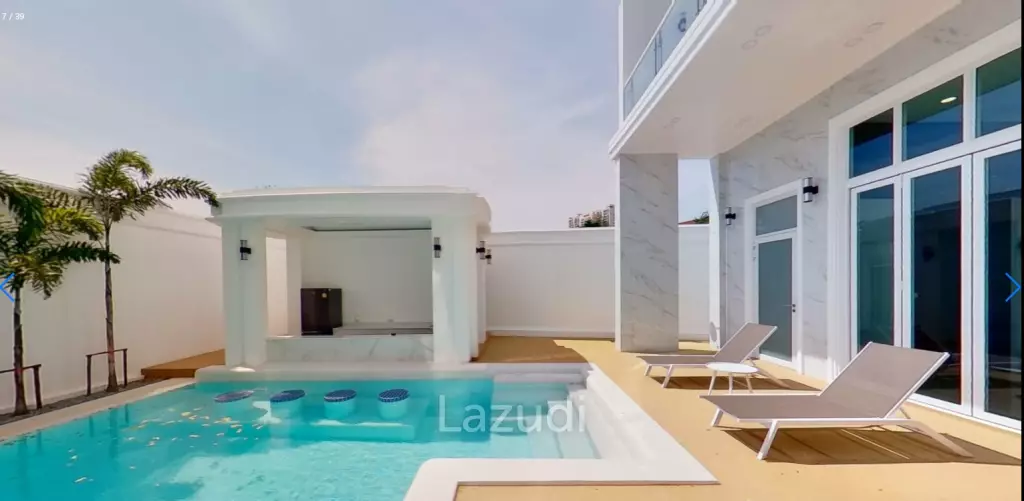 New Grand Pool Villa Pattaya near Walking Street