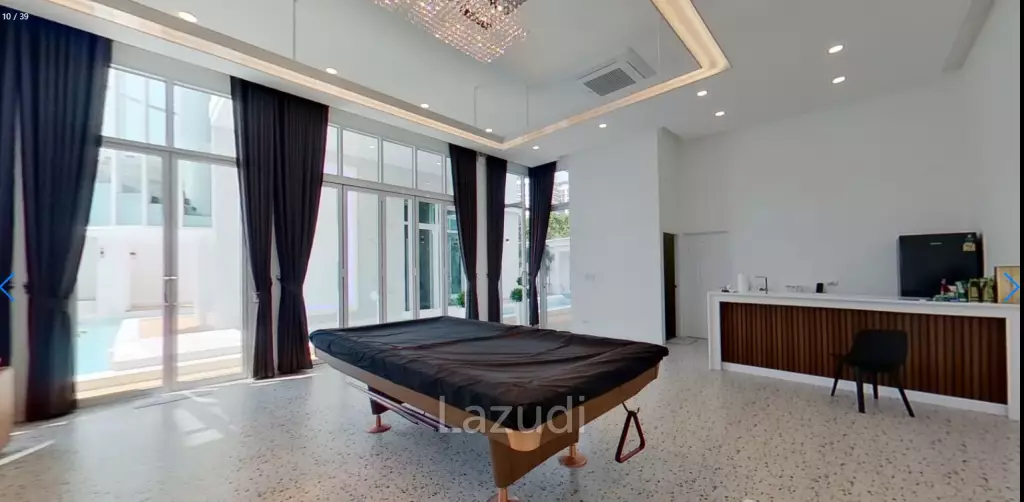 New Grand Pool Villa Pattaya near Walking Street