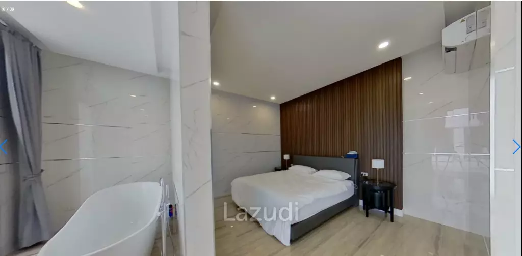 New Grand Pool Villa Pattaya near Walking Street