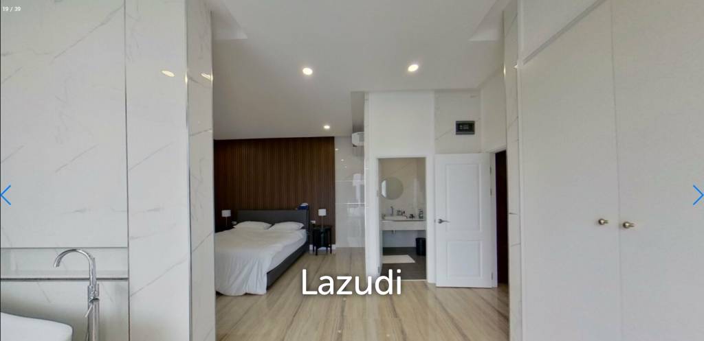 New Grand Pool Villa Pattaya near Walking Street