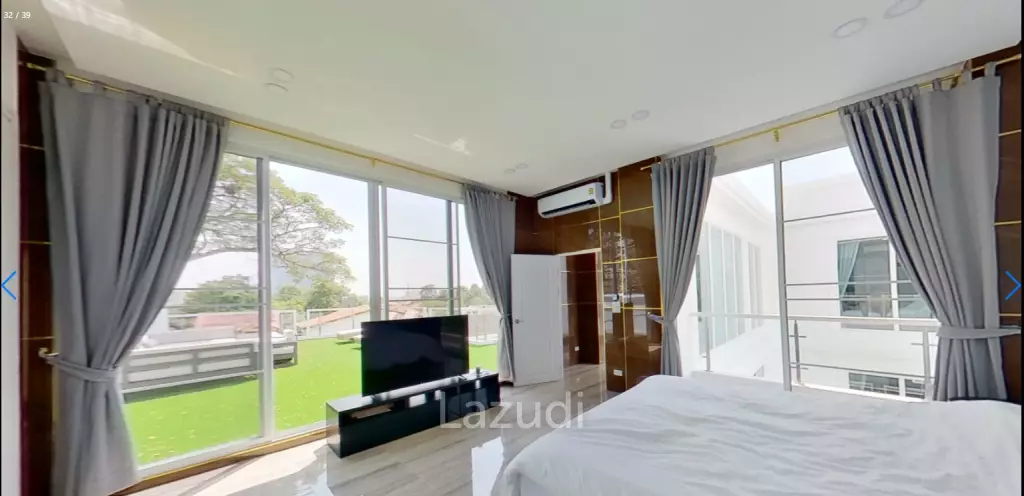 New Grand Pool Villa Pattaya near Walking Street