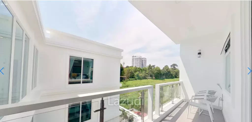 New Grand Pool Villa Pattaya near Walking Street