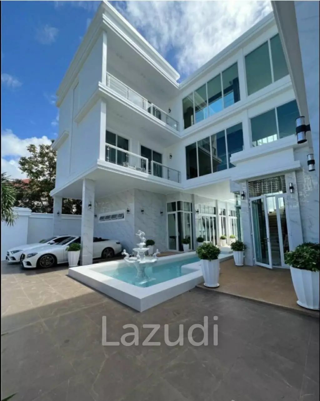 New Grand Pool Villa Pattaya near Walking Street