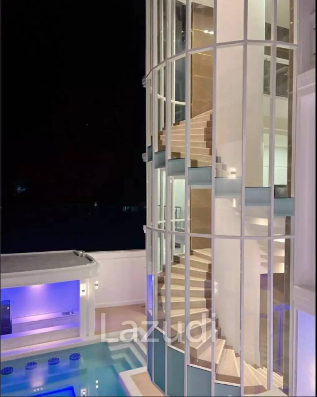 New Grand Pool Villa Pattaya near Walking Street