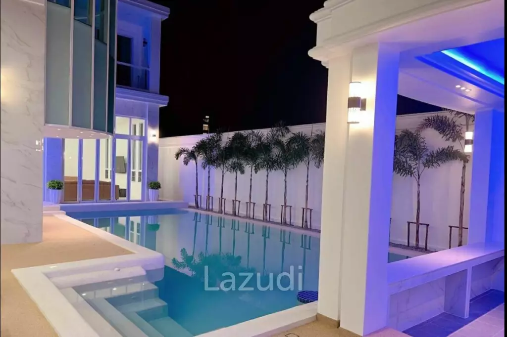 New Grand Pool Villa Pattaya near Walking Street