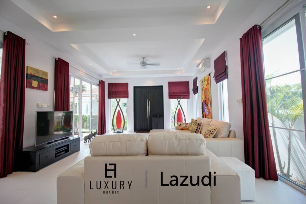 570 ตร.ม 3 เตียง 2 อาบน้ำ วิลล่า For ขาย