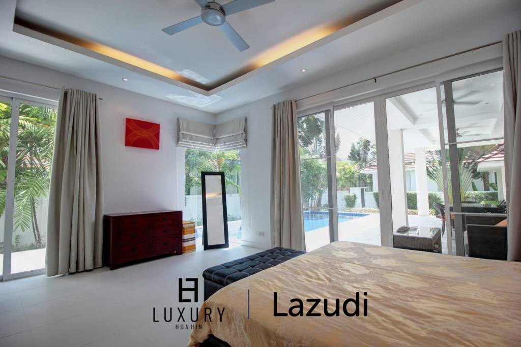 570 ตร.ม 3 เตียง 2 อาบน้ำ วิลล่า For ขาย