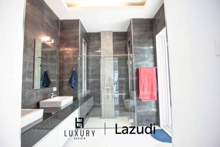 570 ตร.ม 3 เตียง 2 อาบน้ำ วิลล่า For ขาย