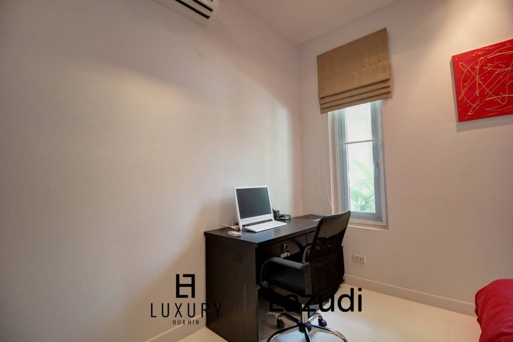 570 ตร.ม 3 เตียง 2 อาบน้ำ วิลล่า For ขาย