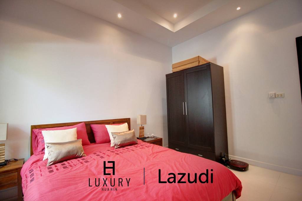 570 ตร.ม 3 เตียง 2 อาบน้ำ วิลล่า For ขาย