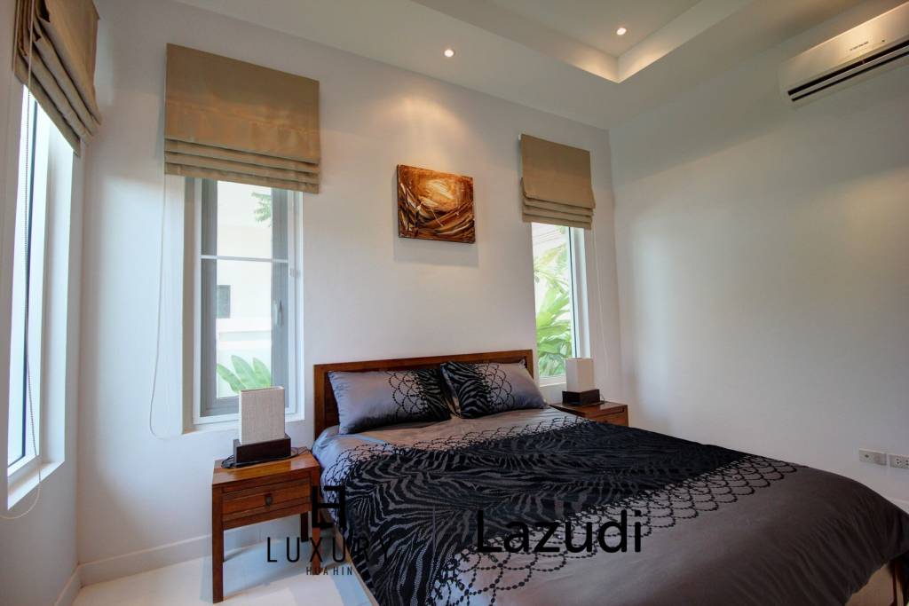 570 ตร.ม 3 เตียง 2 อาบน้ำ วิลล่า For ขาย