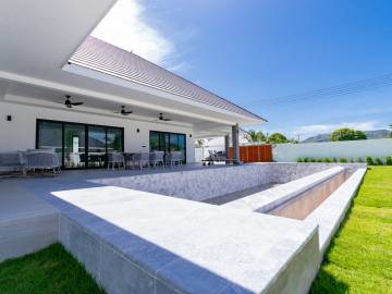 3 Bed 3 Bath 275.50 SQ.M The Clouds Hua Hin 2