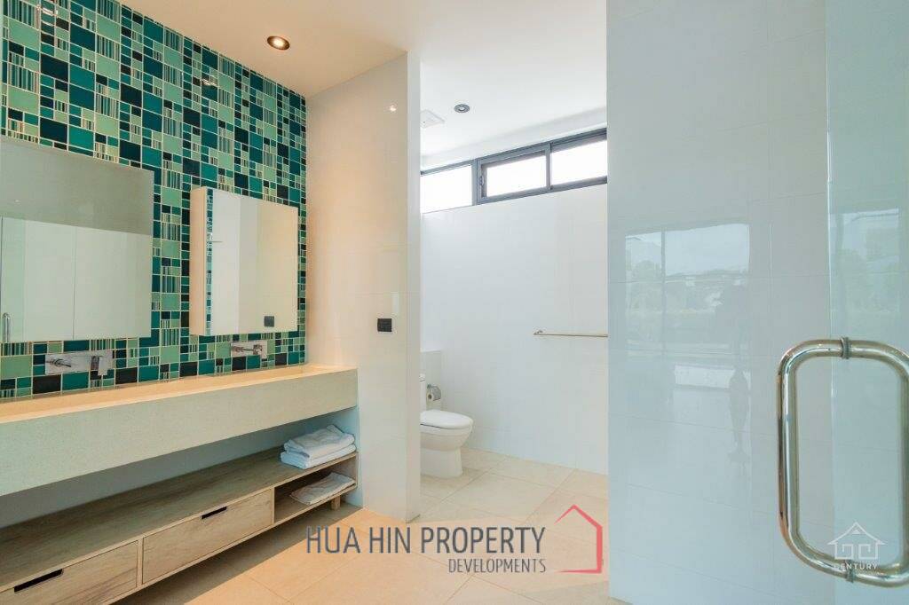 LA LUA : Outstanding 4 Bed Pool Villa on Resort Development close to Banyan Golf Course