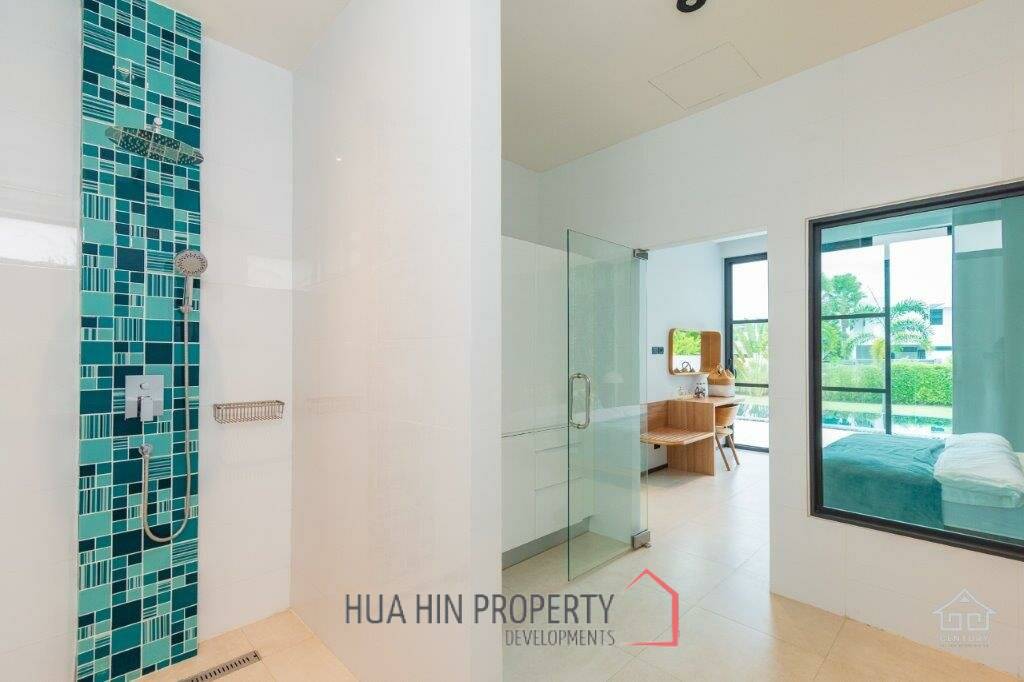 LA LUA : Outstanding 4 Bed Pool Villa on Resort Development close to Banyan Golf Course