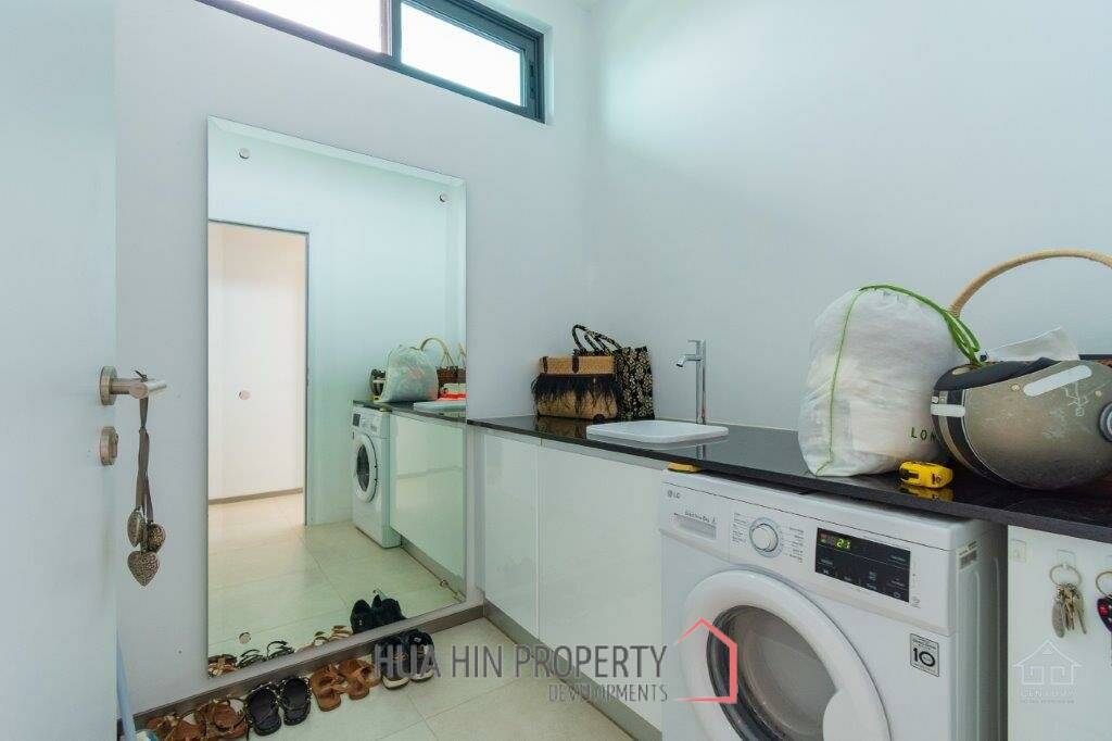 LA LUA : Outstanding 4 Bed Pool Villa on Resort Development close to Banyan Golf Course