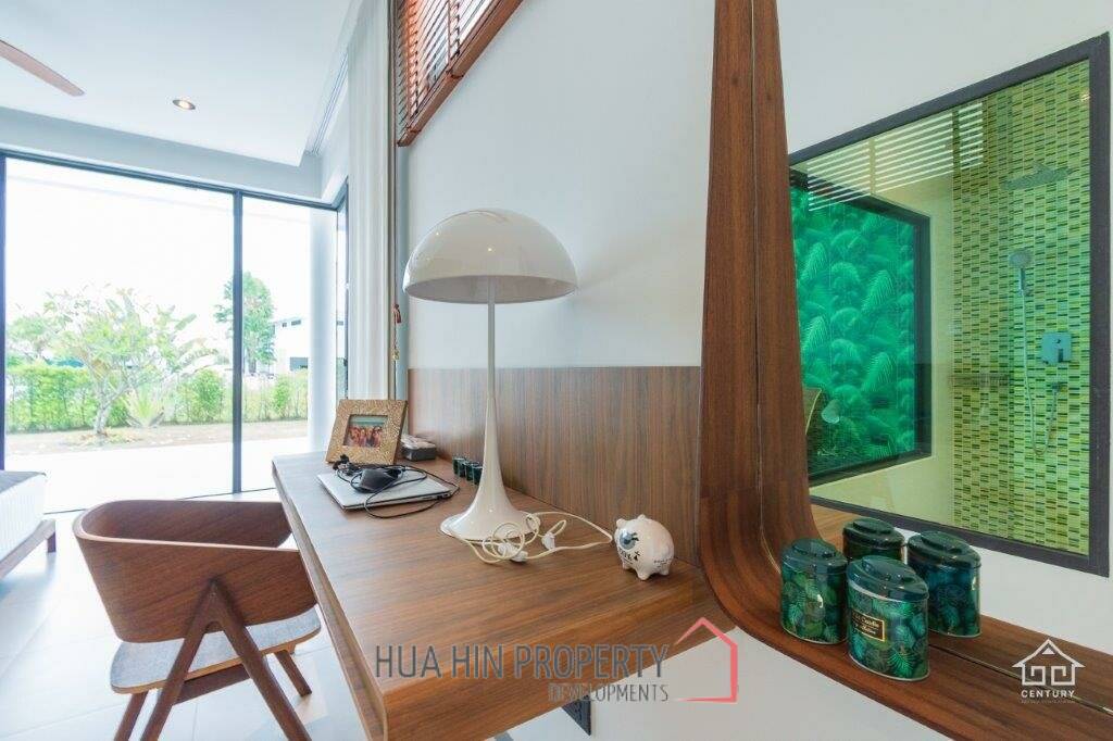 LA LUA : Outstanding 4 Bed Pool Villa on Resort Development close to Banyan Golf Course