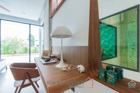 LA LUA : Outstanding 4 Bed Pool Villa on Resort Development close to Banyan Golf Course