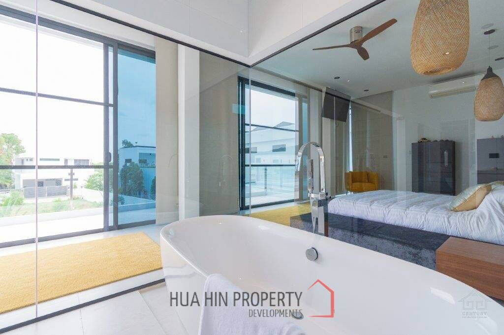 LA LUA : Outstanding 4 Bed Pool Villa on Resort Development close to Banyan Golf Course