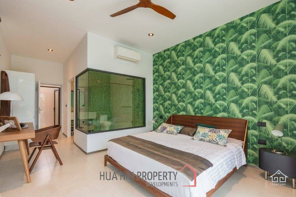 LA LUA : Outstanding 4 Bed Pool Villa on Resort Development close to Banyan Golf Course