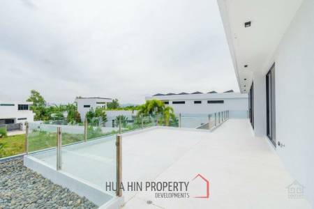 LA LUA : Outstanding 4 Bed Pool Villa on Resort Development close to Banyan Golf Course