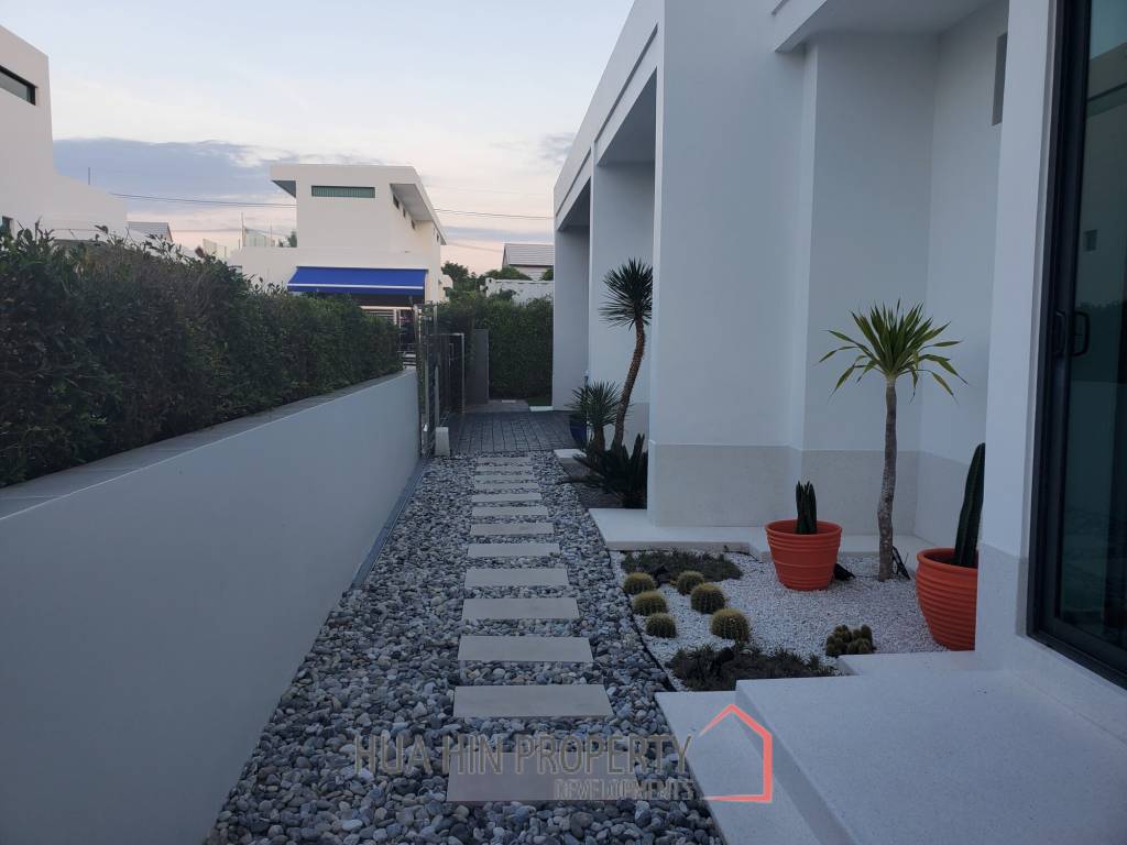 LA LUA : Outstanding 4 Bed Pool Villa on Resort Development close to Banyan Golf Course