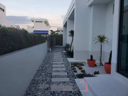 LA LUA : Outstanding 4 Bed Pool Villa on Resort Development close to Banyan Golf Course