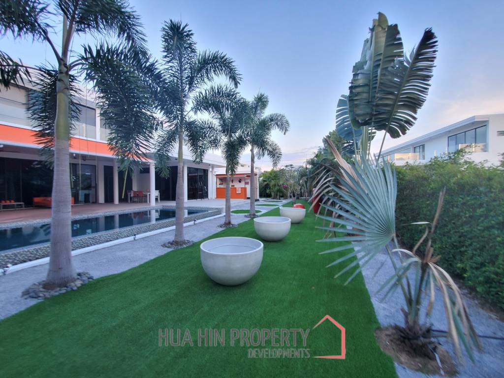 LA LUA : Outstanding 4 Bed Pool Villa on Resort Development close to Banyan Golf Course