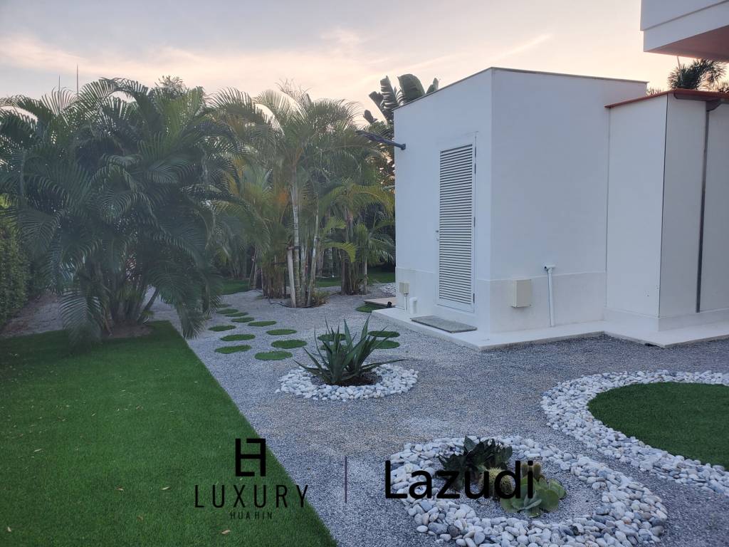 LA LUA : Outstanding 4 Bed Pool Villa on Resort Development close to Banyan Golf Course